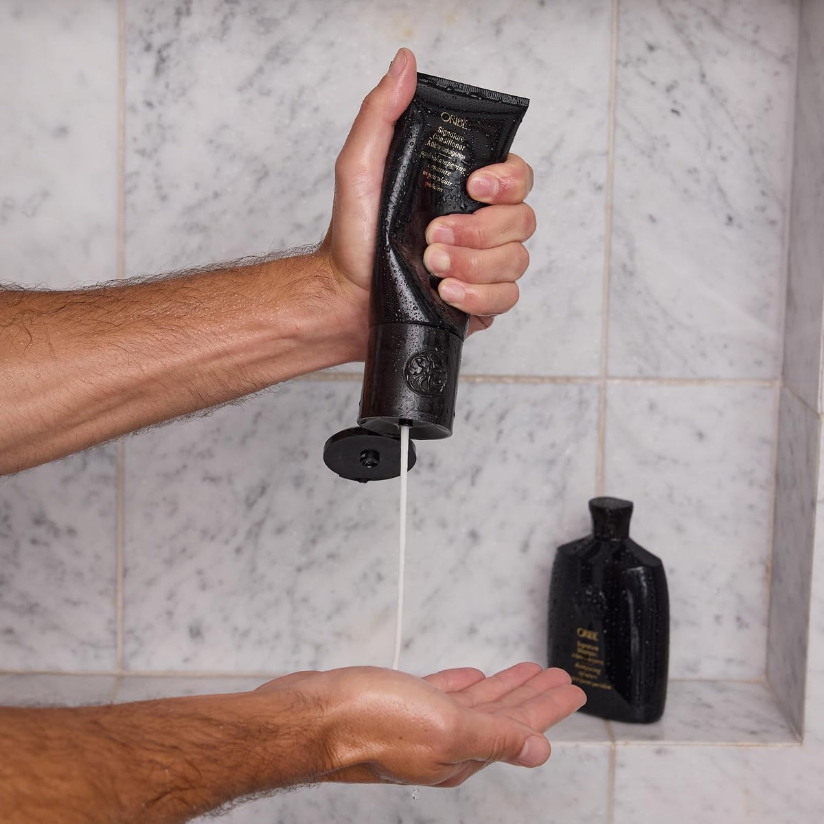 Oribe Signature Conditioner - Detangles, Hydrates & Repairs Hair