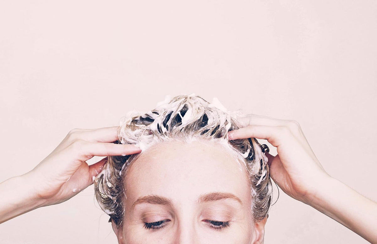 Kristin Ess Clarifying Shampoo for Build Up, Oily Hair & Hard Water, Detox Shampoo for Locs, Low Porosity, Thick, Thin, Curly & Color-Treated Hair | Vegan Weekly Cleansing Treatment, Pear Fragrance